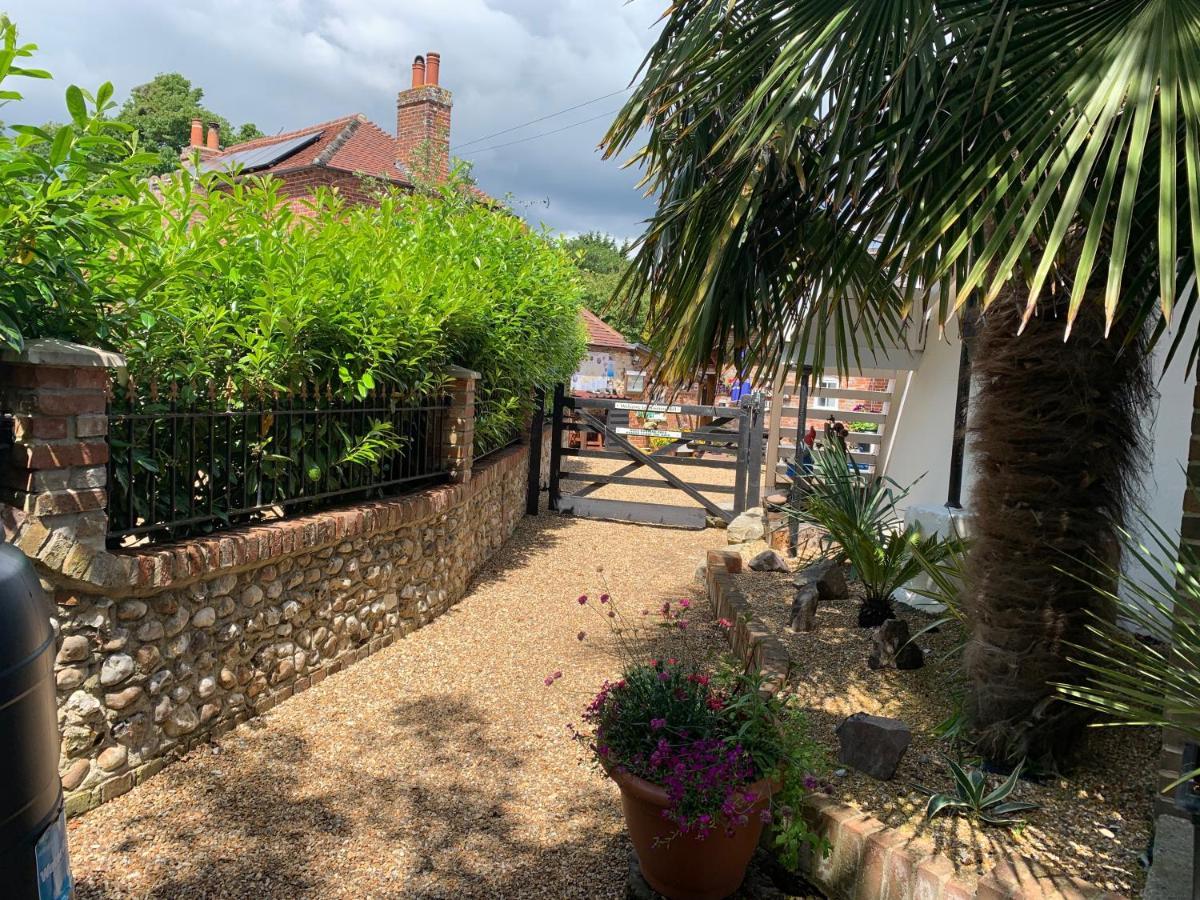 Hunston Mill Self Catering Dog Stay For Free Chichester Ngoại thất bức ảnh