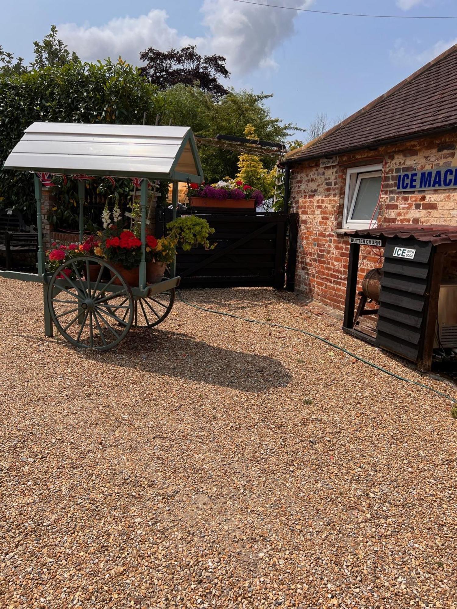 Hunston Mill Self Catering Dog Stay For Free Chichester Ngoại thất bức ảnh