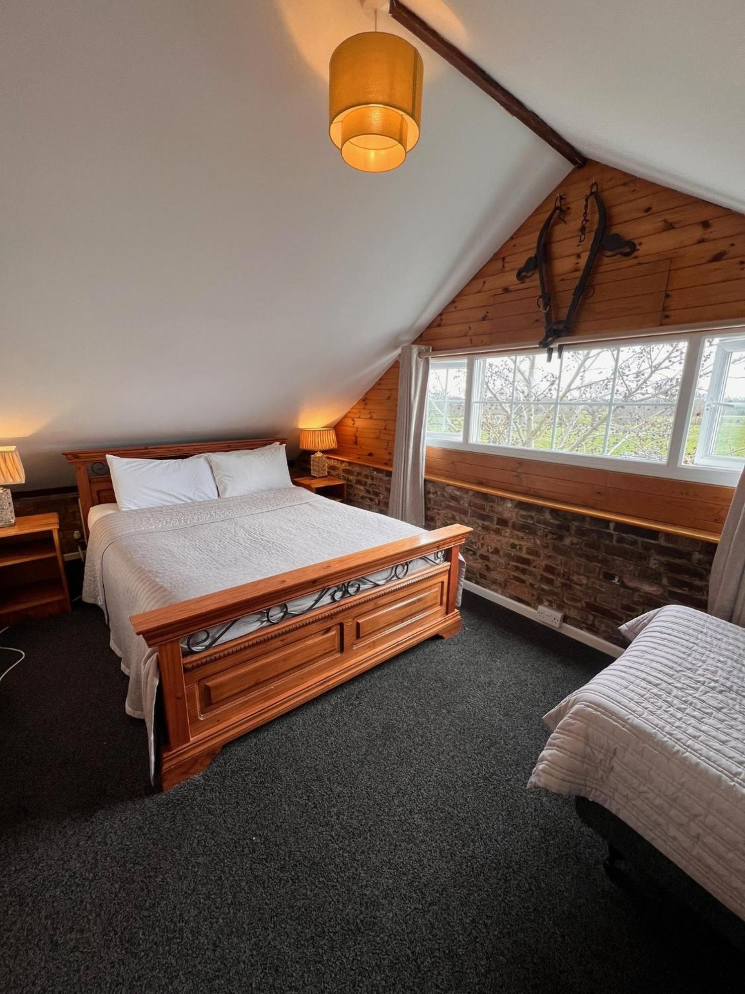 Hunston Mill Self Catering Dog Stay For Free Chichester Ngoại thất bức ảnh