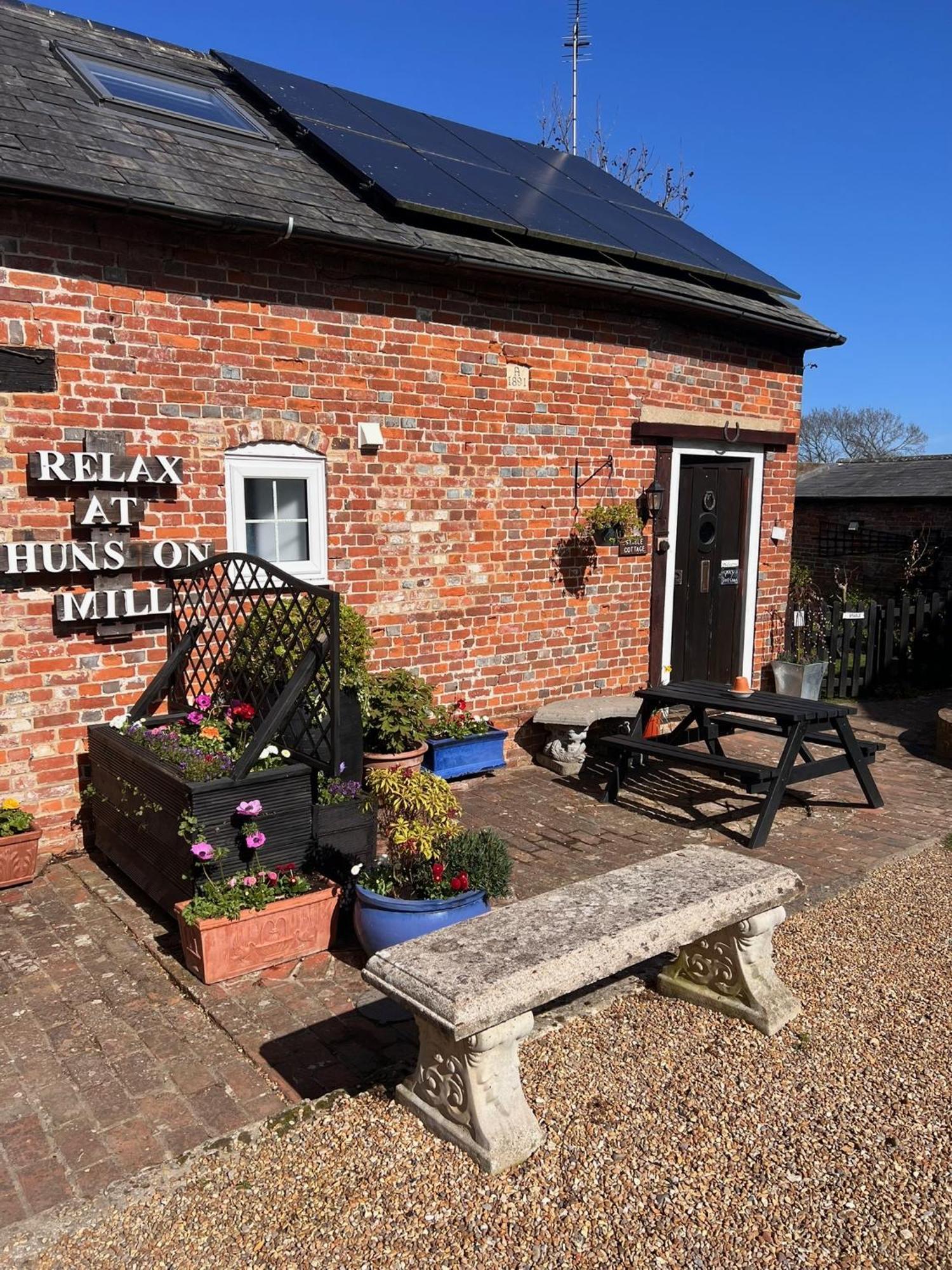 Hunston Mill Self Catering Dog Stay For Free Chichester Ngoại thất bức ảnh